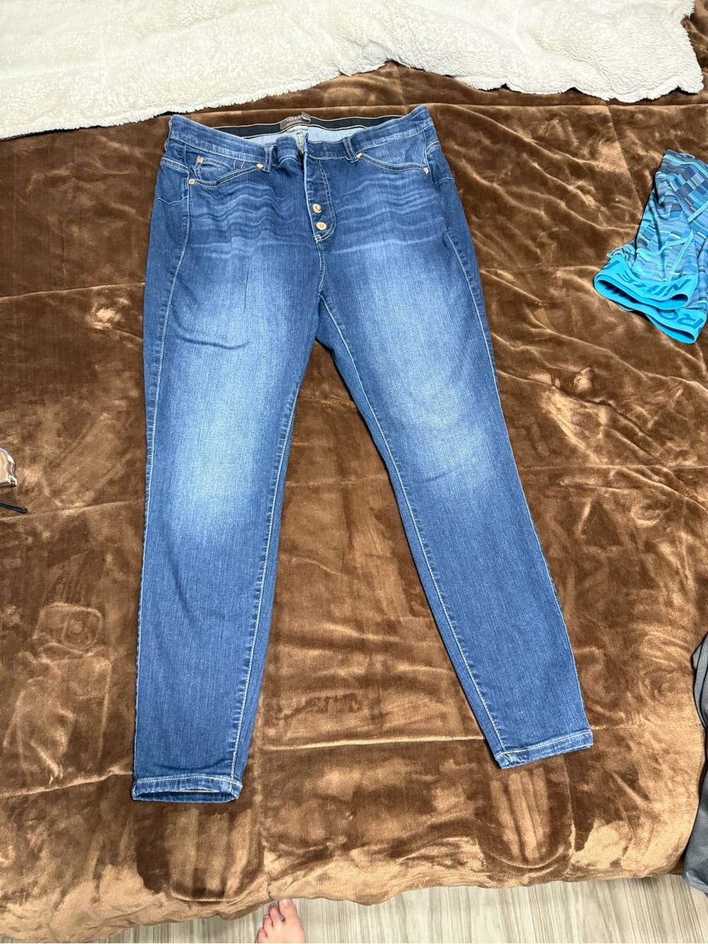 Woman’s size 20R torrid bombshell Skinny Jeans